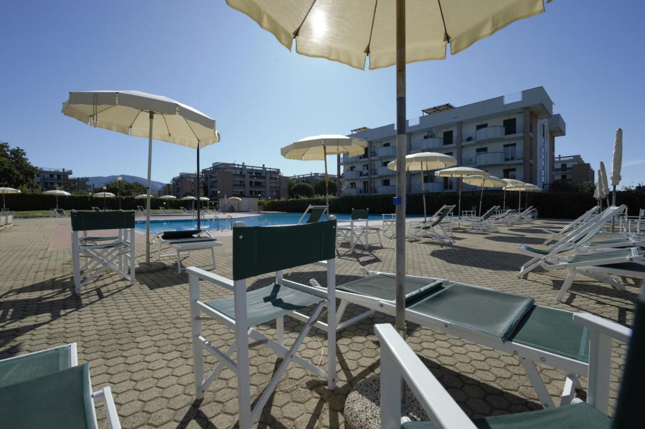 Le Residenze Di Santa Costanza - Mirto/Corbezzolo Aparthotel Σαν Βιντσέντσο Εξωτερικό φωτογραφία