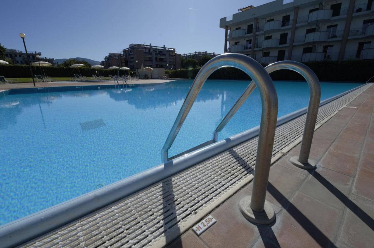 Le Residenze Di Santa Costanza - Mirto/Corbezzolo Aparthotel Σαν Βιντσέντσο Εξωτερικό φωτογραφία